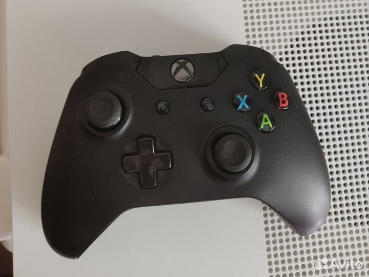 Xbox one s 1tb + 6 Игр