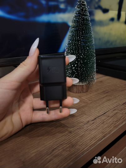 Зарядка на iPhone, Samsung