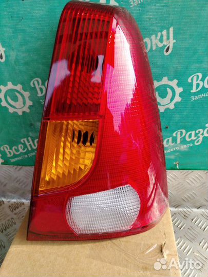 Фонарь задний правый Renault Logan 1