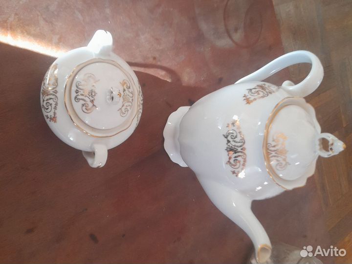 Фарфоровый чайный сервиз