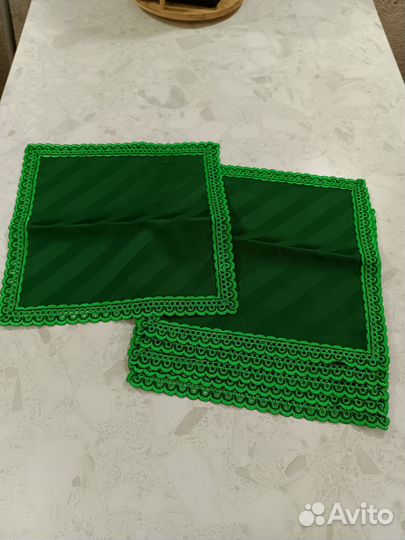 2 комплекта скатертей и салфеток