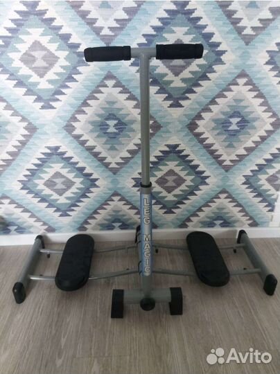 Тренажер для ног и ягодиц LEG magic