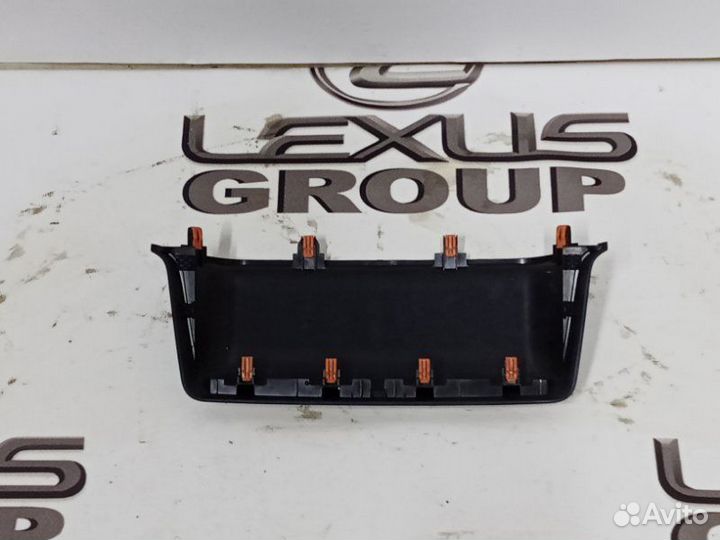 Накладка торпеды Lexus RX300