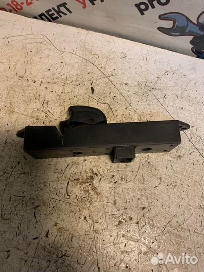 Кнопка стеклоподъемника Mitsubishi Galant EA7A