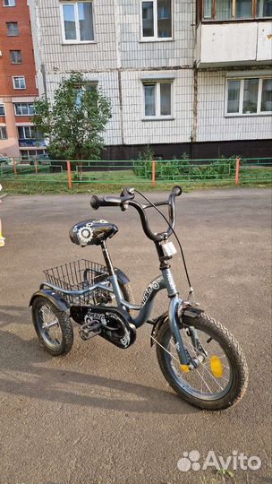 Трехколесный велосипед