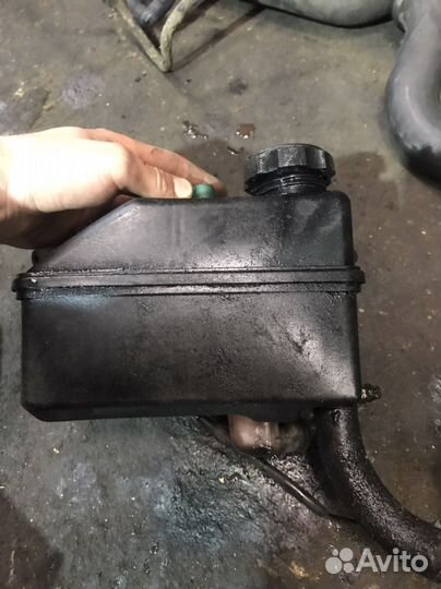 Бачок гур Volvo s60 2002