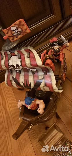 2 пиратских корабля