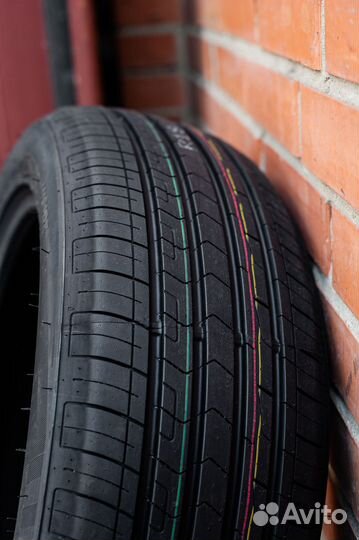 Zmax Zealion 215/45 R18 93W