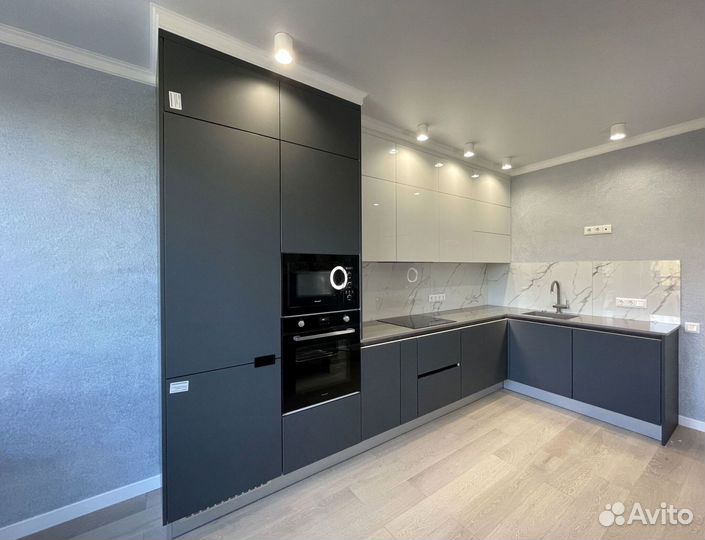 Угловой кухонный гарнитур современный