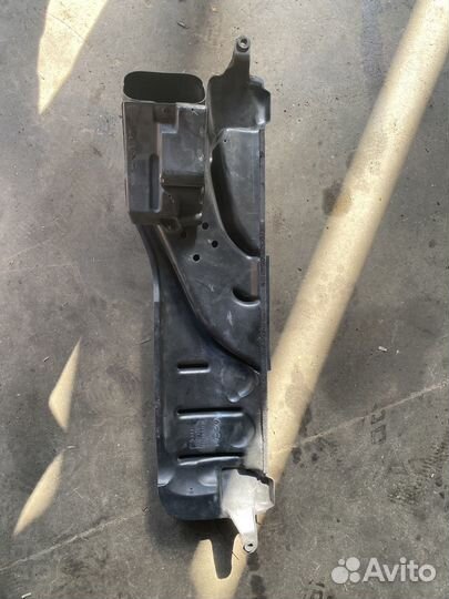 Воздухозаборник передний на toyota