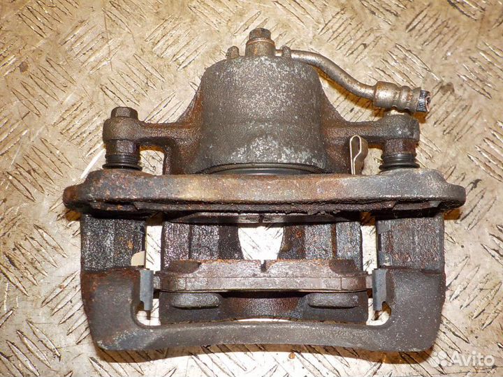 Суппорт передний правый Kia Rio