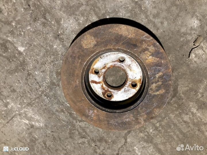 Тормозной диск на mazda demio DY3W