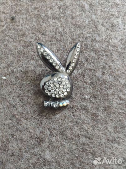 Брошка playboy 4см высота