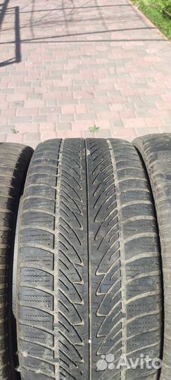 Goodyear UltraGrip 8 Performance 285/45 R20