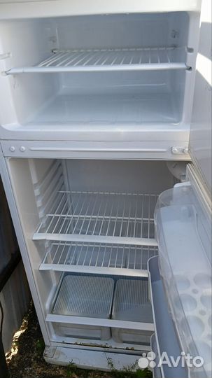 Холодильник indesit