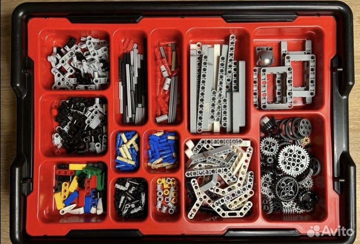 Lego Базовый набор + аккумулятор