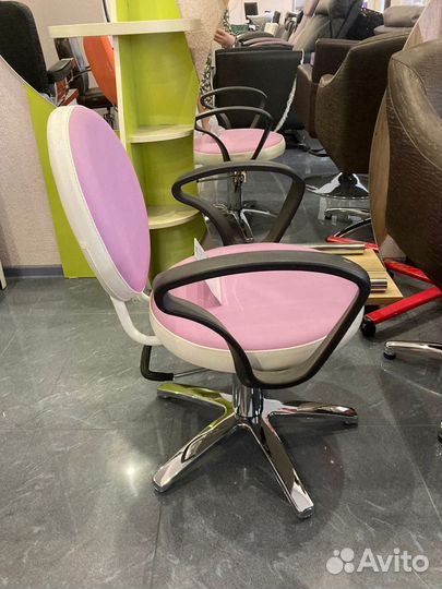 Парикмахерское кресло