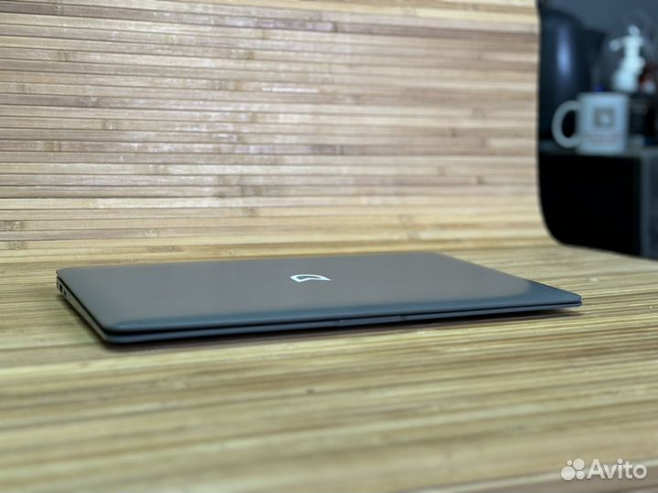 Современный 14 дюймовый ноутбук 4 ядра 5 часов