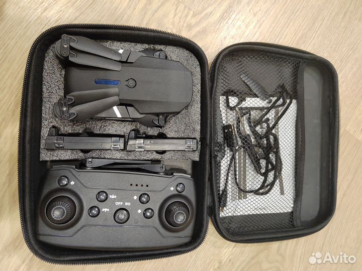 Квадрокоптер E 88 pro