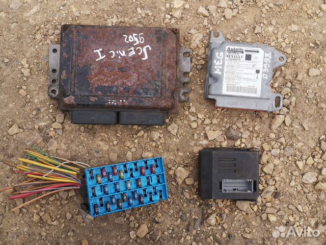 Блок предохранителей, вентиляторов Megan/Scenic 1