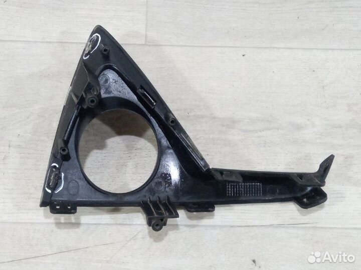 Рамка противотуманной фары левая Lexus Rx350 AL20