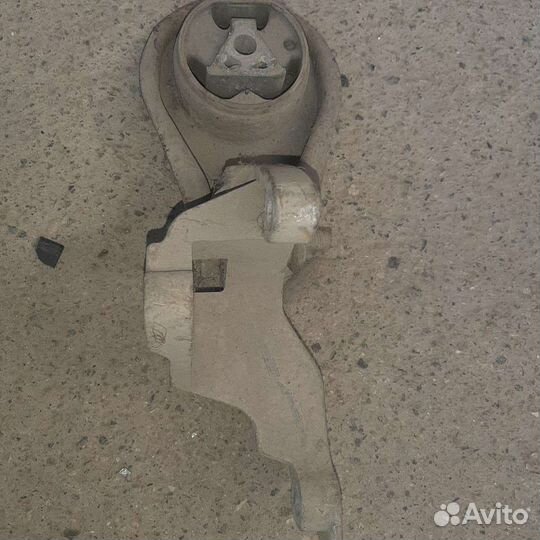 Подушка коробки мазда 3 бк