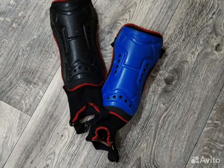Футбольные щитки