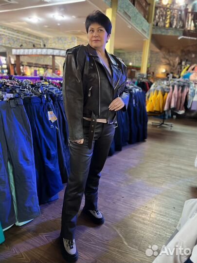 Мотокуртка кожаная черная