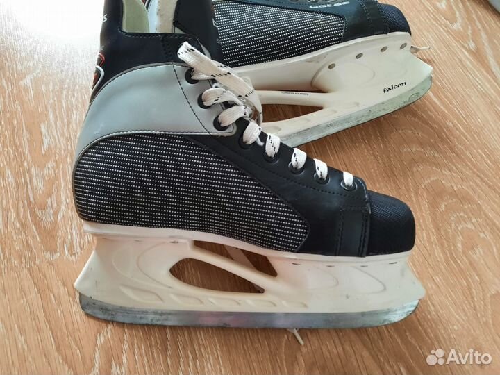 Коньки хоккейные Botas