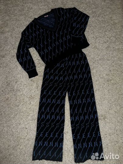 Костюм женский