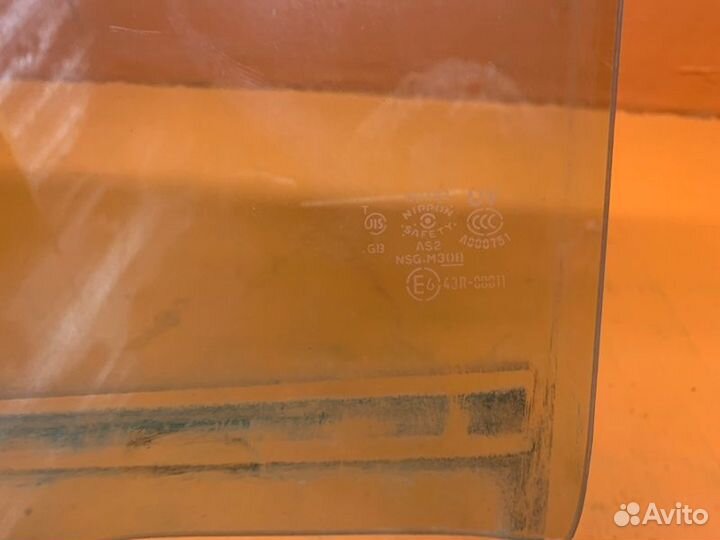 Стекло двери заднее правое Infiniti G37 V36 3.7