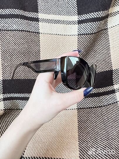 Солнцезащитные очки