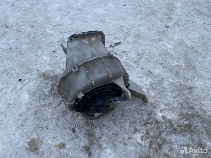 Мотор печки mazda 323