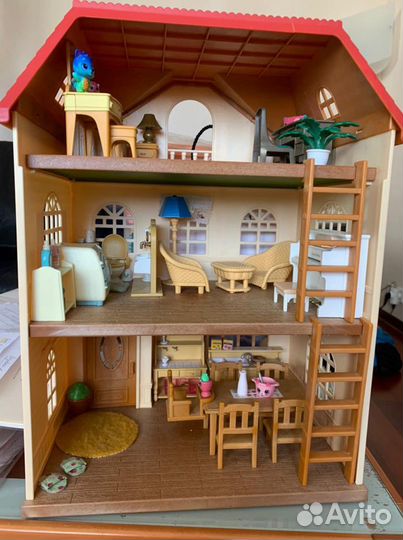 Домик кукольный