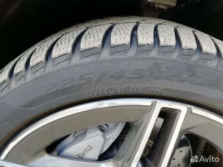 Pirelli Carrier Winter 245/40 R18