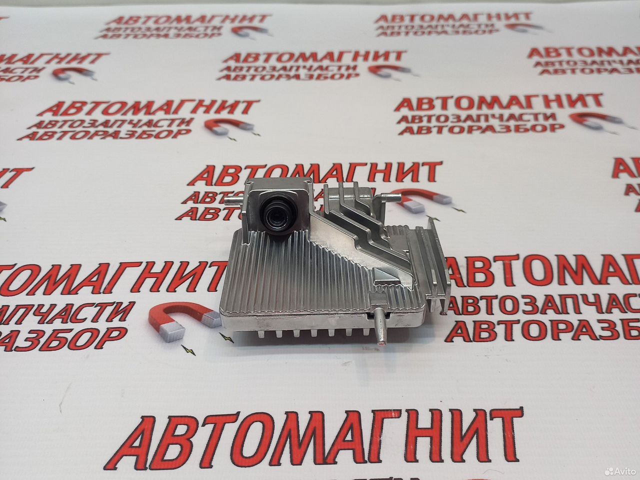 Камера удержания в полосе Джили Монжаро