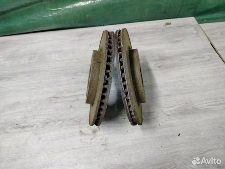 Диск тормозной передний Mitsubishi Lancer 9 1.6