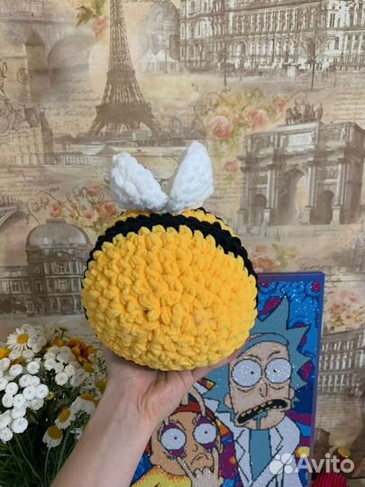 Пчелка из плюшевой пряжи