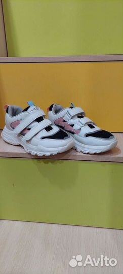 Кроссовки для девочки