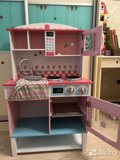 Детская деревянная кухня