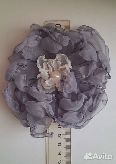 Брошь заколка цветок из ткани