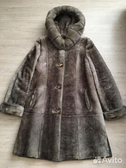 Шуба мутоновая с капюшоном 48 размер