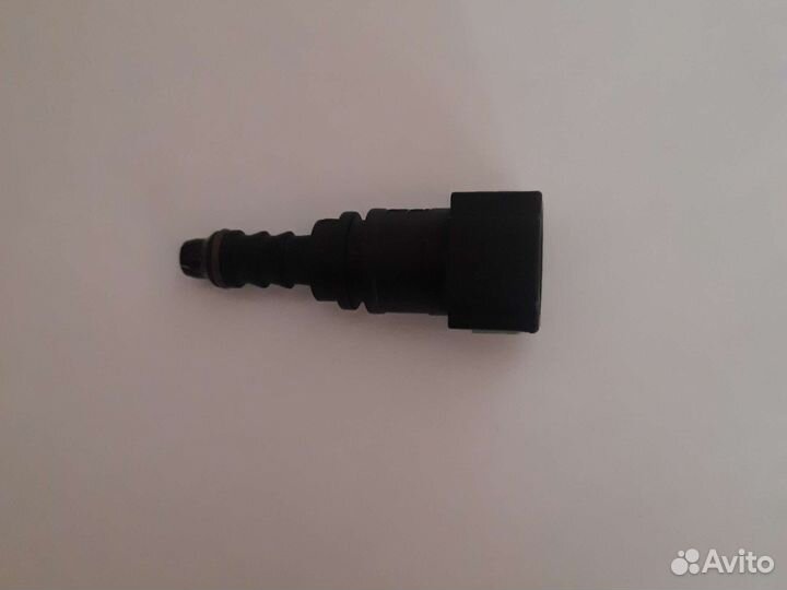 Фитинг топливный прямой