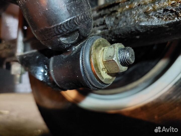 Крепеж задних амортизаторов газ-24