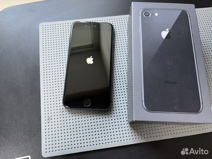 iPhone 8, 64 ГБ