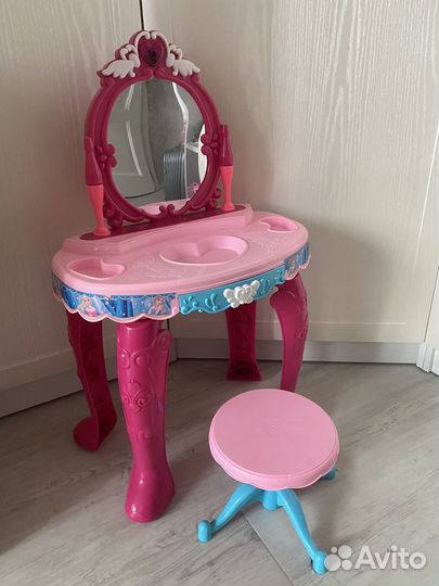 Детский туалетный столик для девочки