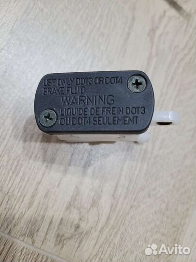 Бачки для тормозной жидкости