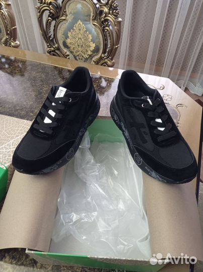 Мужские кроссовки