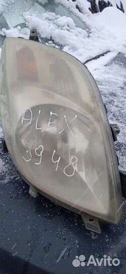 Фара правая фонарь левый Ярис