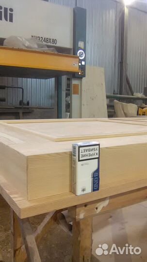 Входные двери из массива